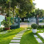 Christina\'S Nha Trang - Santorini Villa