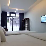 Like Family Hotel