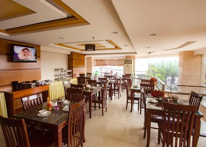 Grand Mango Hotel
