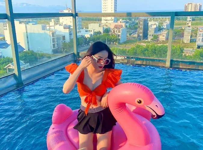 The Shine Hotel & Apartment