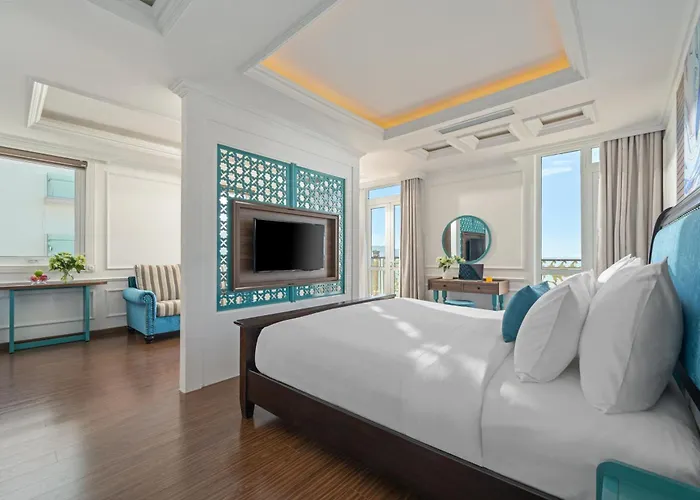 Paracel Beach Hotel