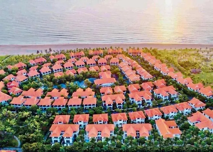 Purama Villas Da Nang Beachfront Resort & Spa