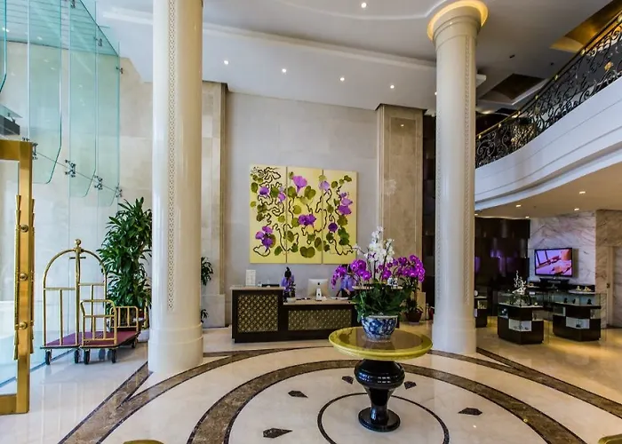 Holiday Beach Danang Hotel & Spa