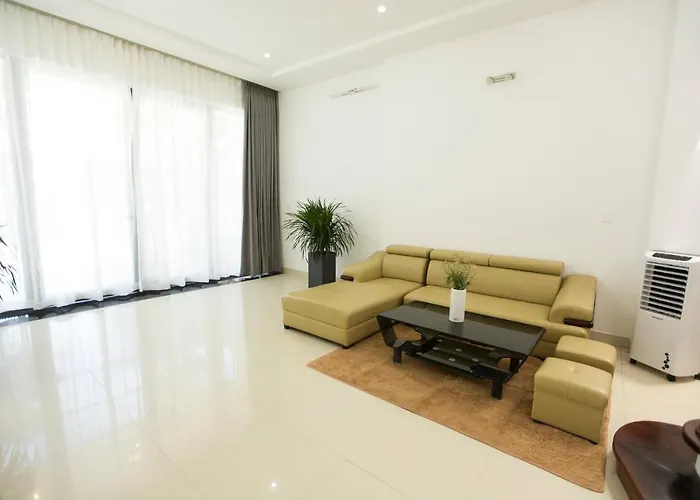 Ben Villa-3\' Walk To My Khe Beach.