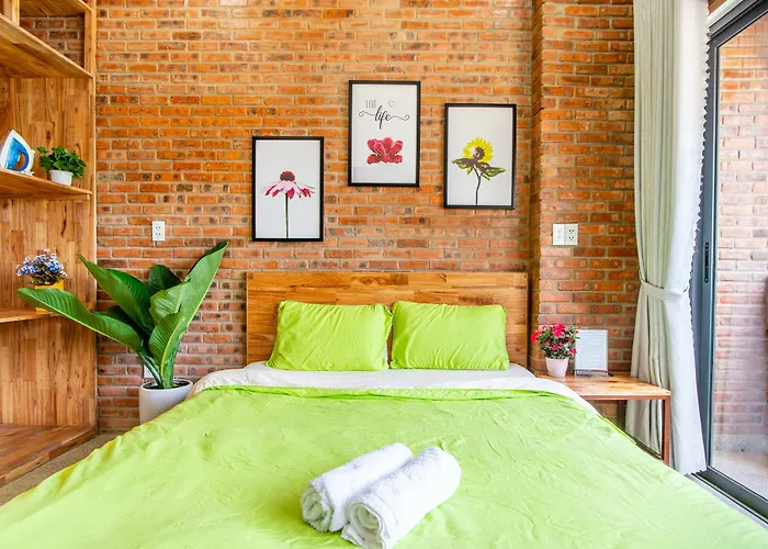 Athena Vintage House