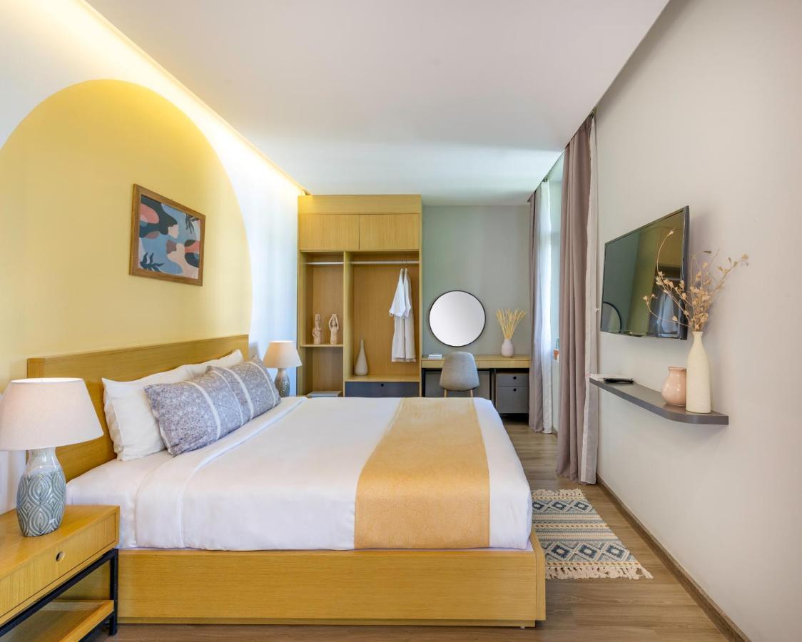 Aparthotel Sanayen & Residences - Pool And Close