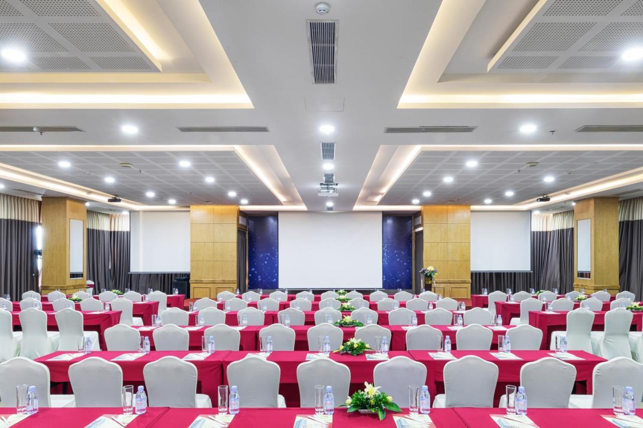 Serene Beach Hotel Danang 4*