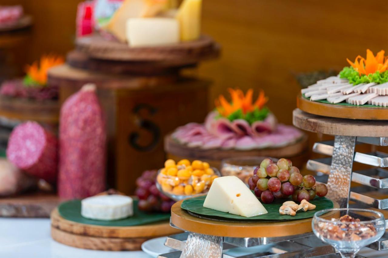 Serene Beach Hotel Danang 4*