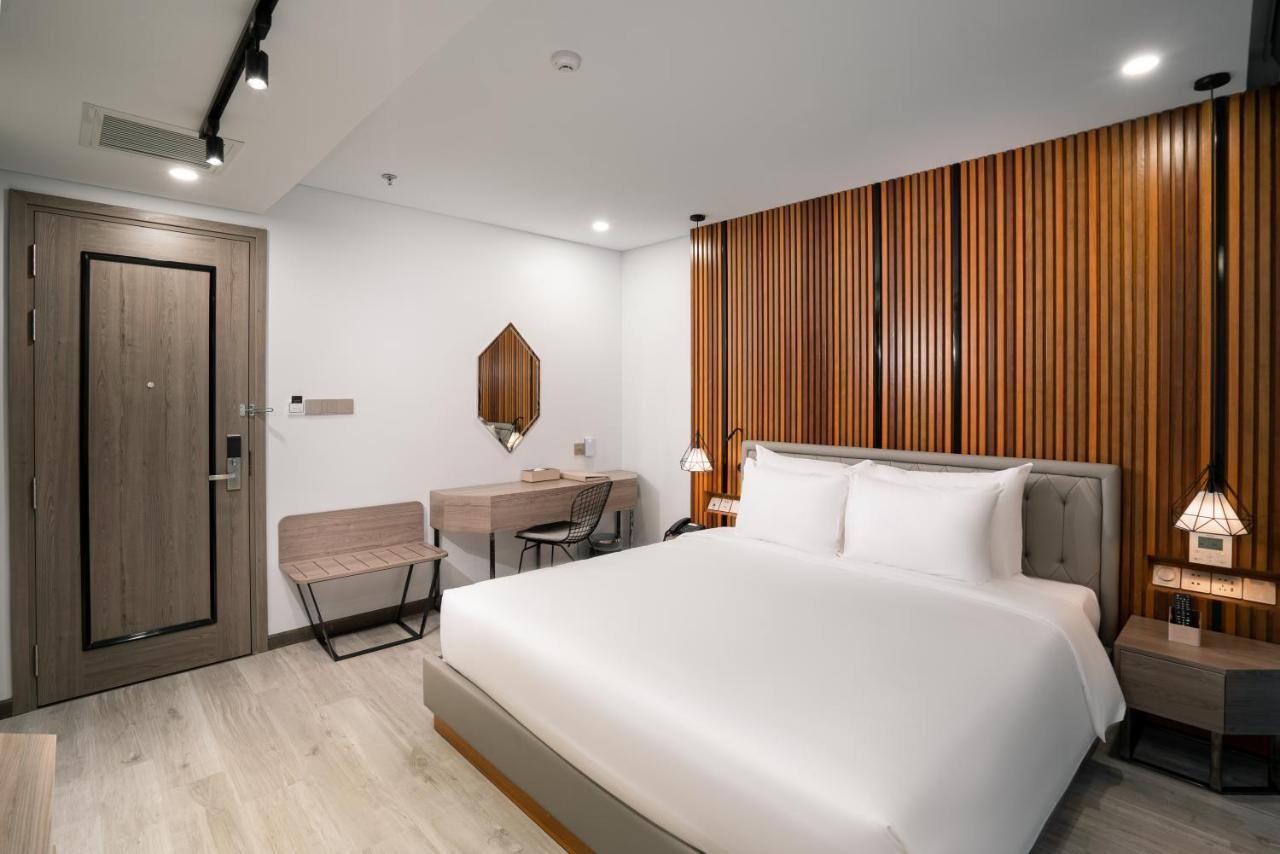 Haian Riverfront Hotel