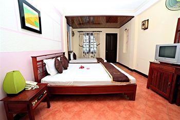 Hotel Kiki Hostel & Pool Club 3*