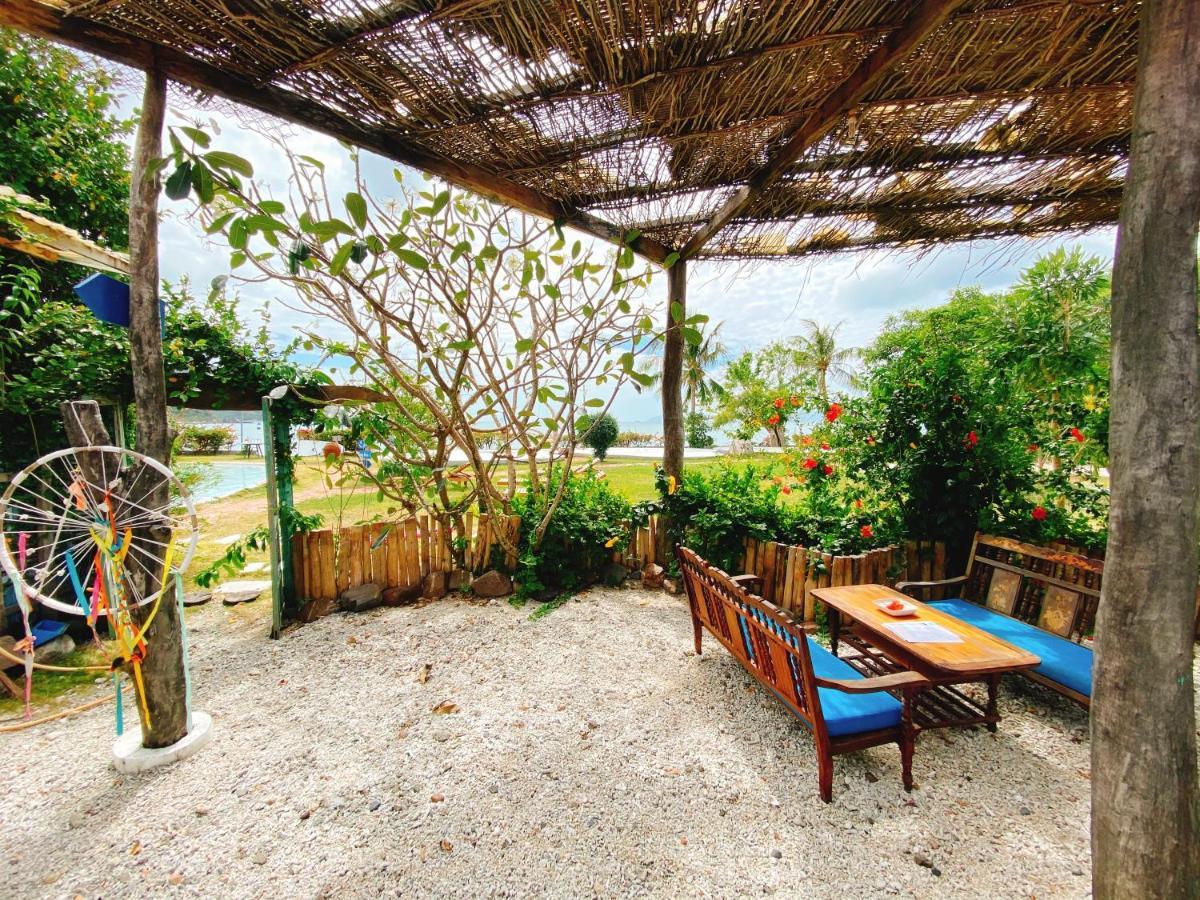Hostel Vietnam Backpacker Hostels - Ninhvana Nha Trang