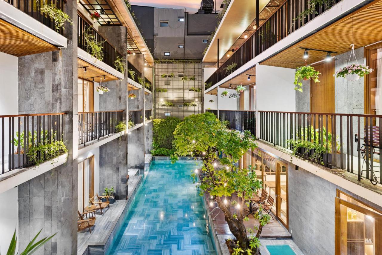 Tam House