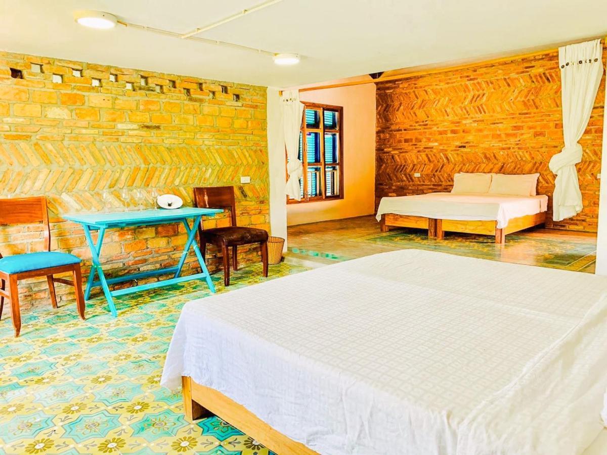 Vietnam Backpacker Hostels - Ninhvana Hostel