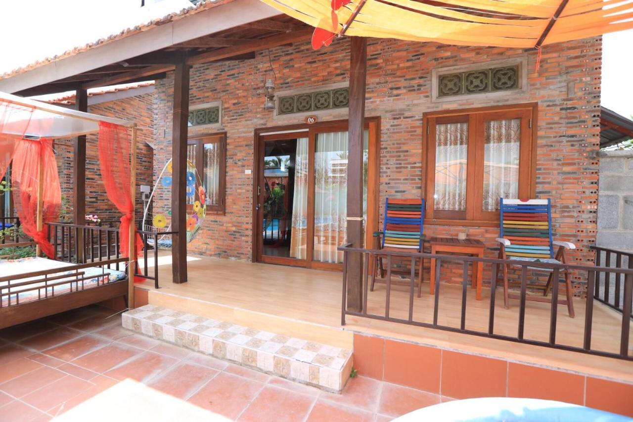 MAY Bungalow