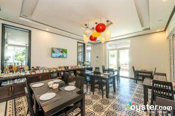 Golden Bell Backpacker & Pool Bar Villa Hoi An