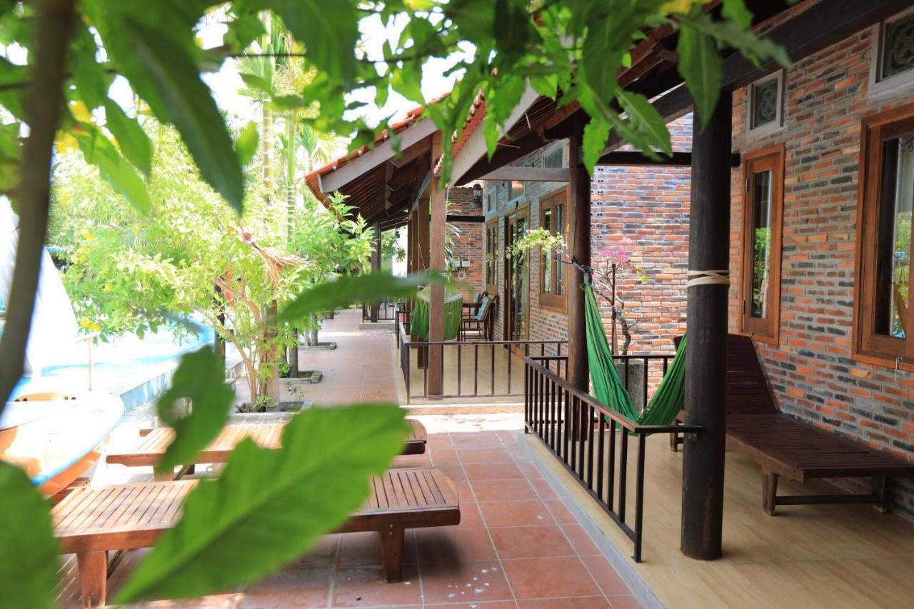 MAY Bungalow Hotel 2*