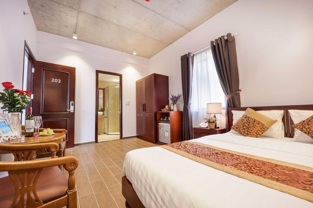 Hotel The Shine & 3*