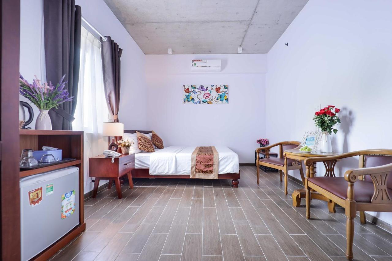 Hotel The Shine &