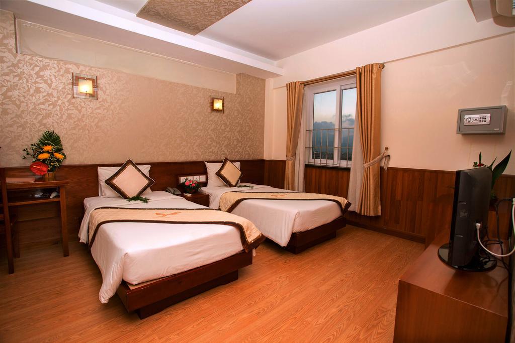 Hotel Golden Rain - Hoang Vu 3*