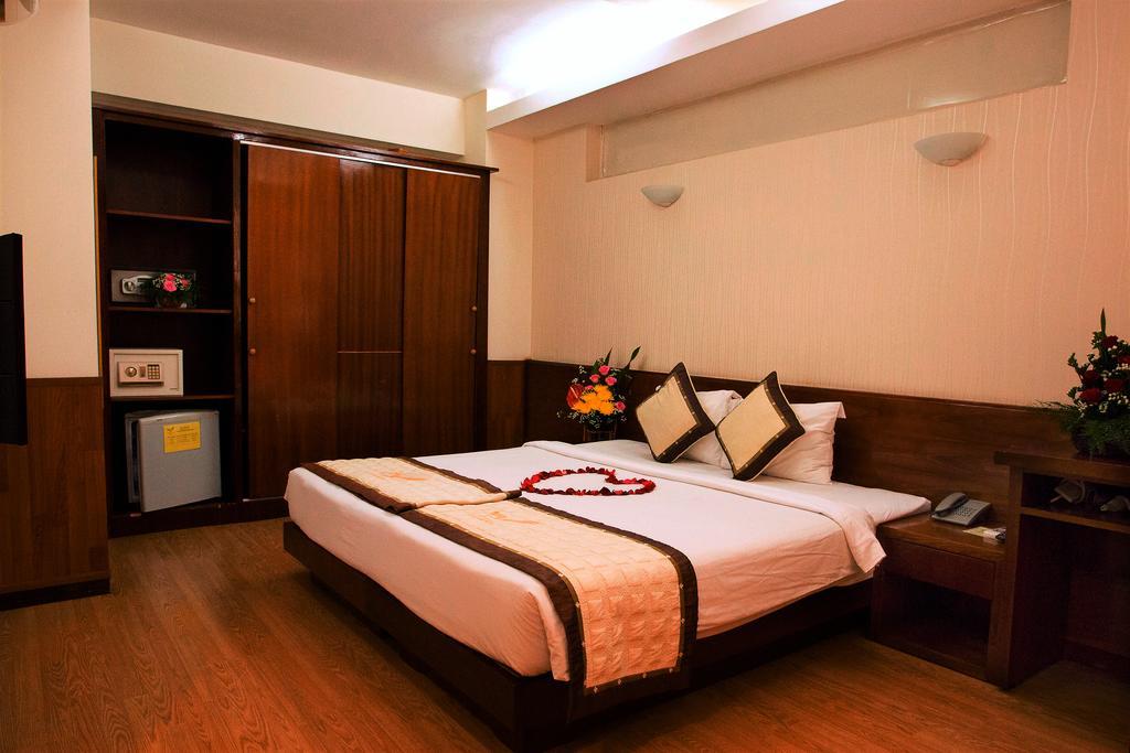 Golden Rain - Hoang Vu Hotel 3*