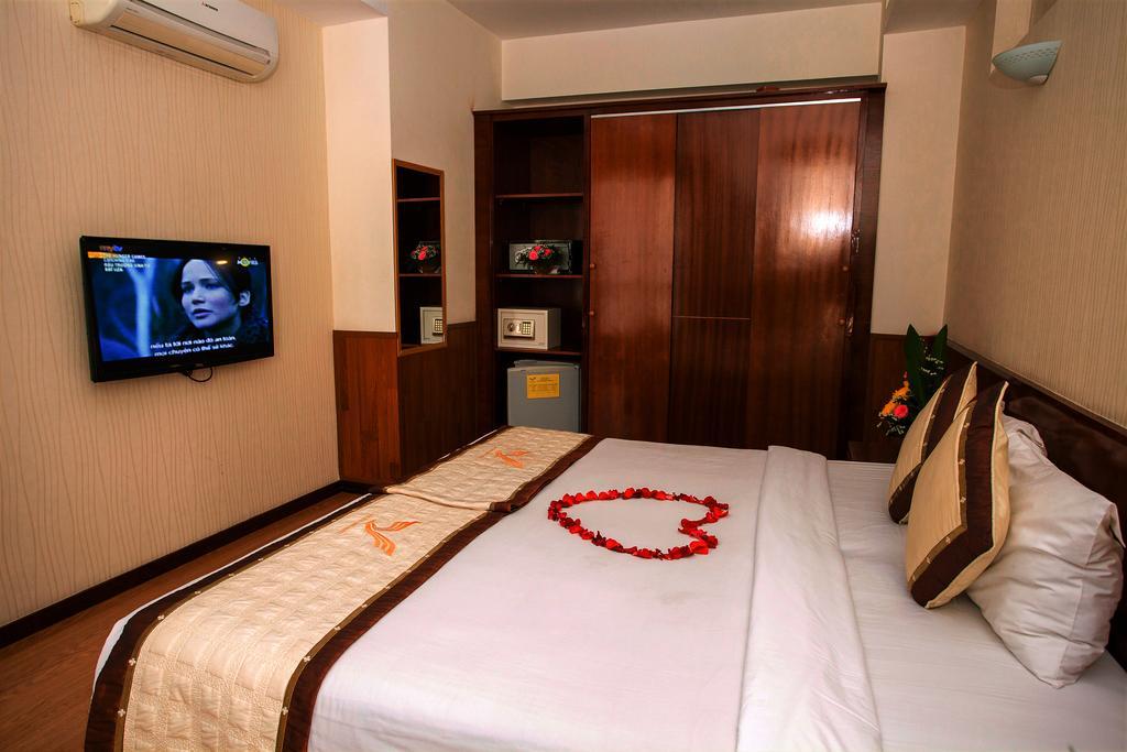 Hotel Golden Rain - Hoang Vu 3*