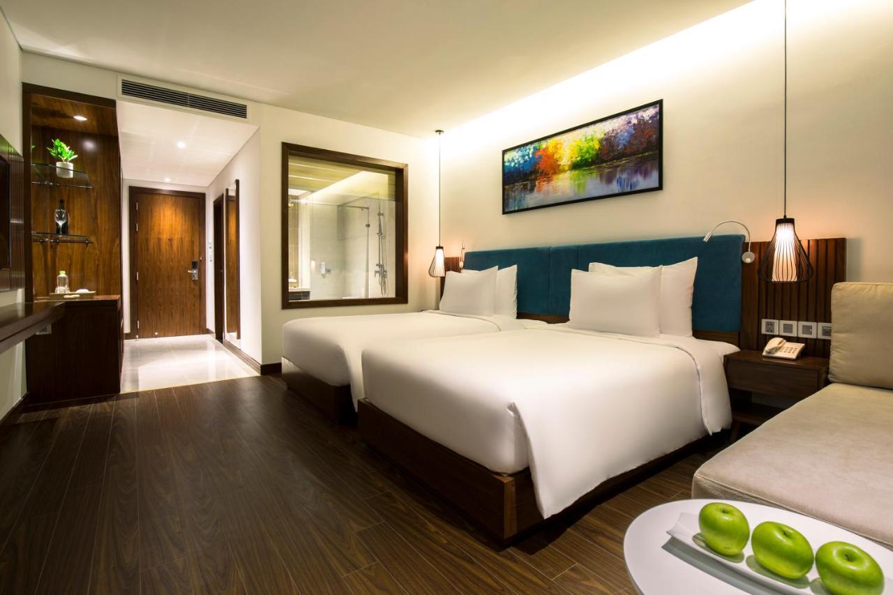 Maximilan Hotel 4*