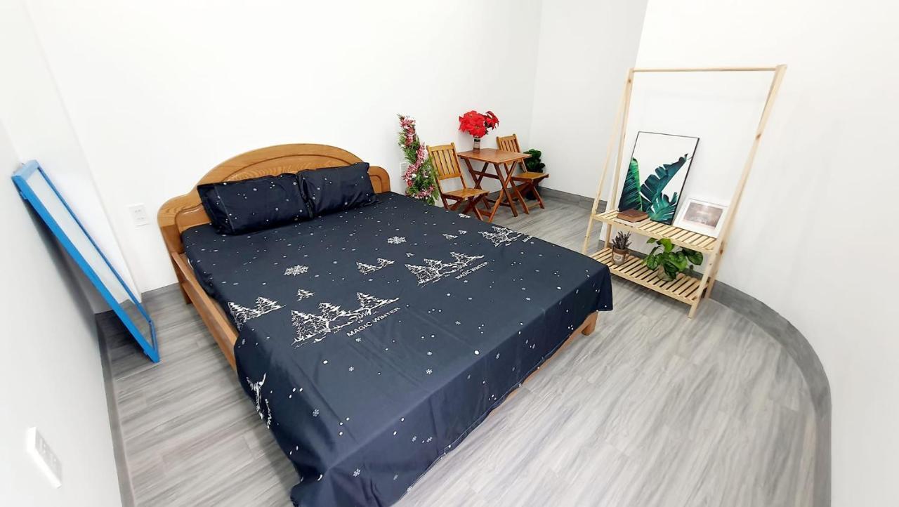 Co Tu's Homestay *