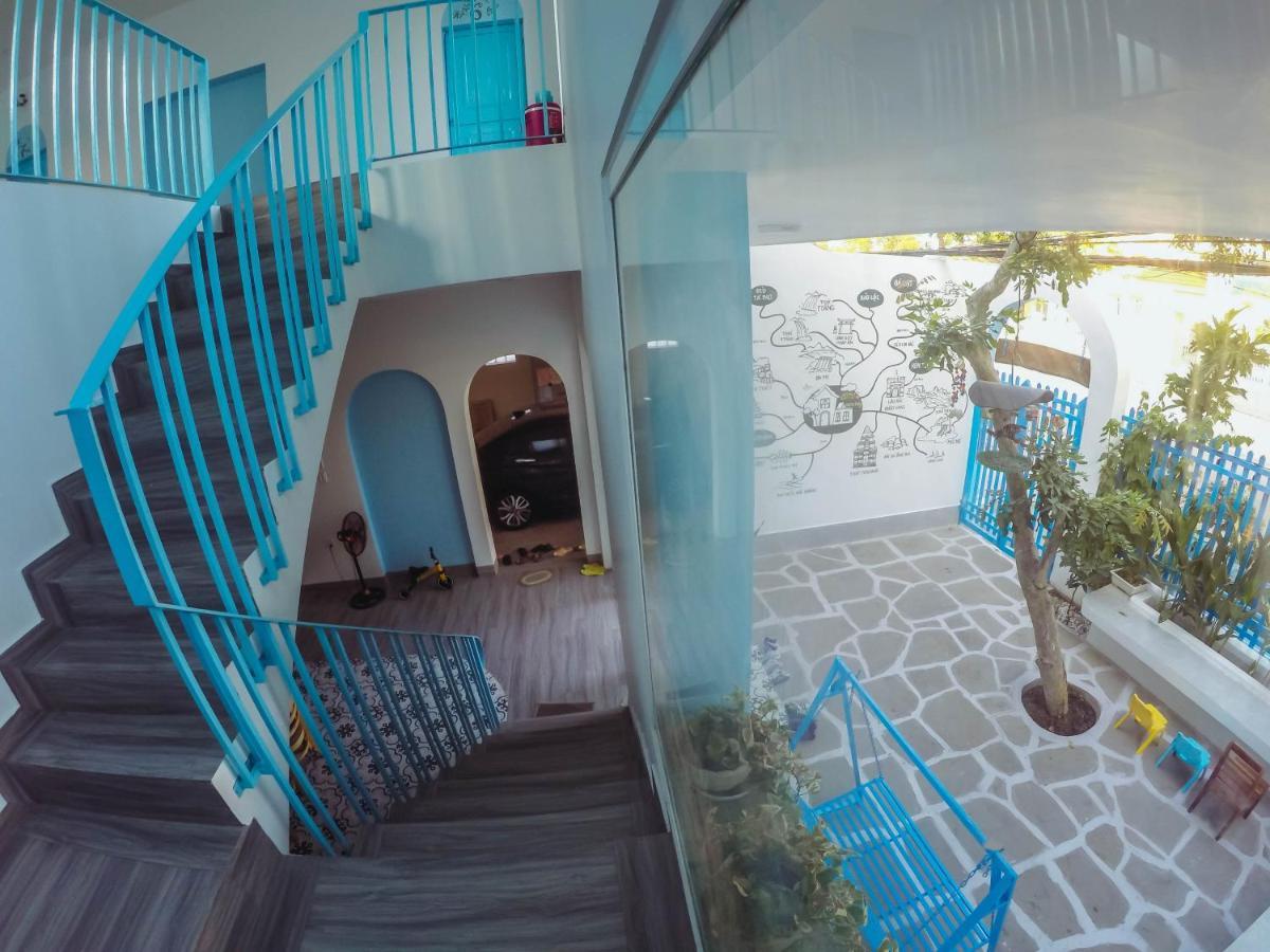 Co Tu's Homestay