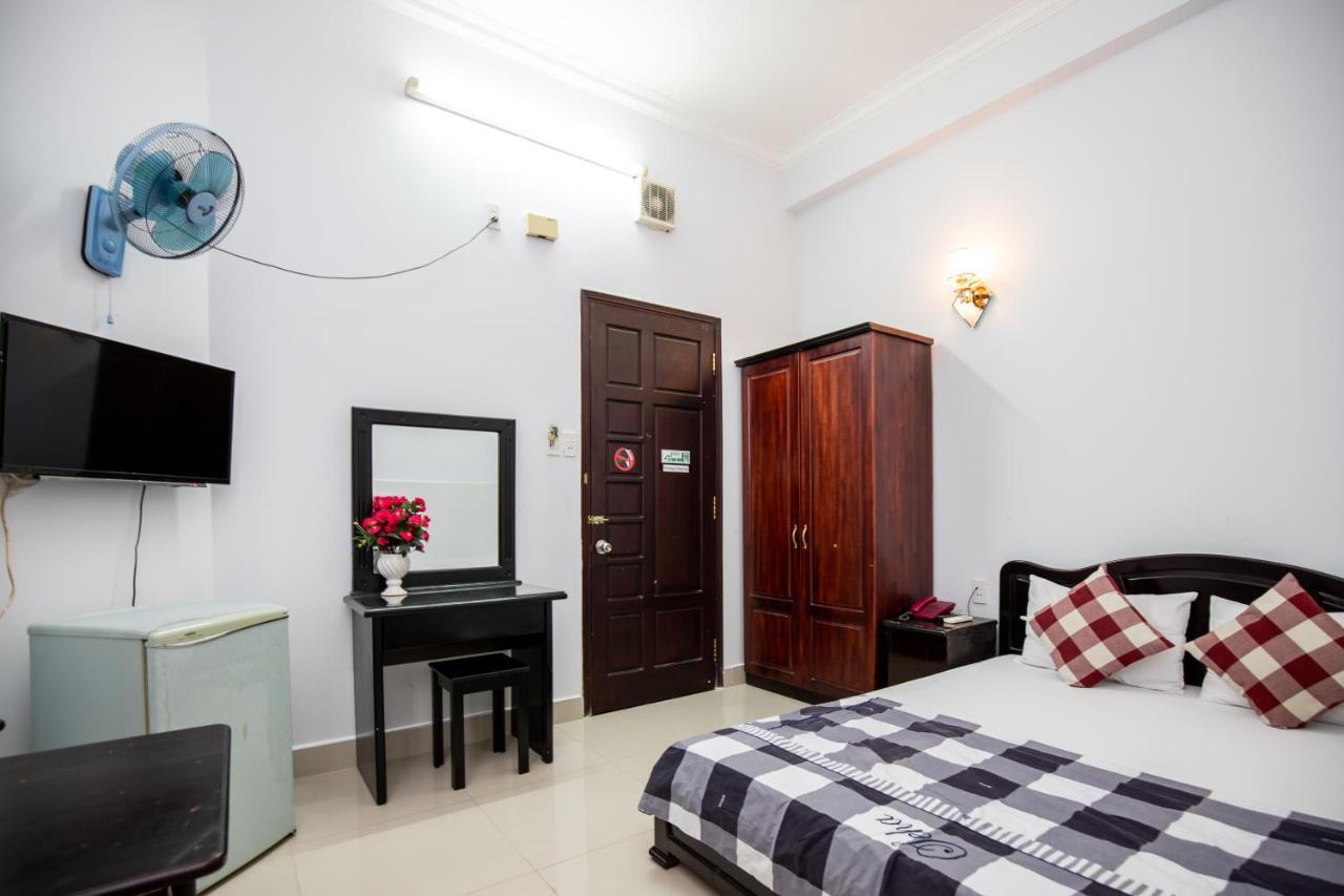 Nam A Hotel - Central City 2*