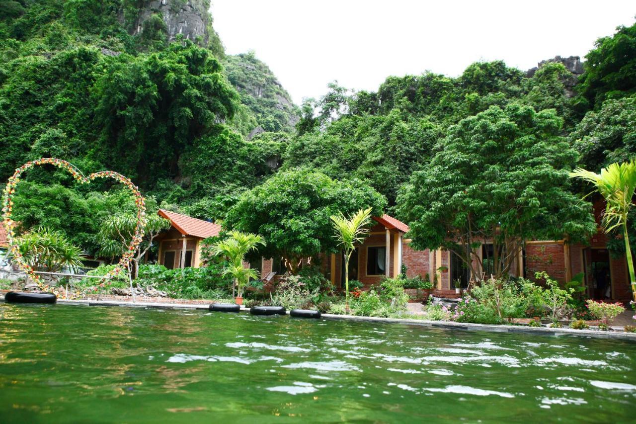 Tam Coc Valley * Ninh Binh