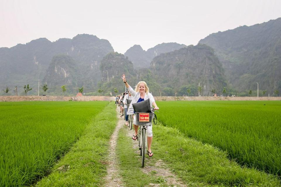 Tam Coc Valley * Ninh Binh