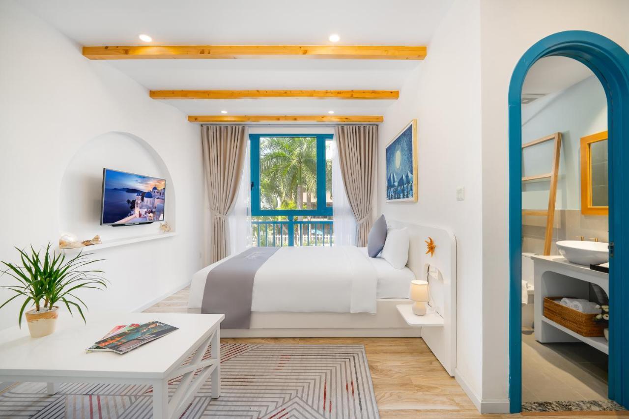 Santori And Hotel 4*