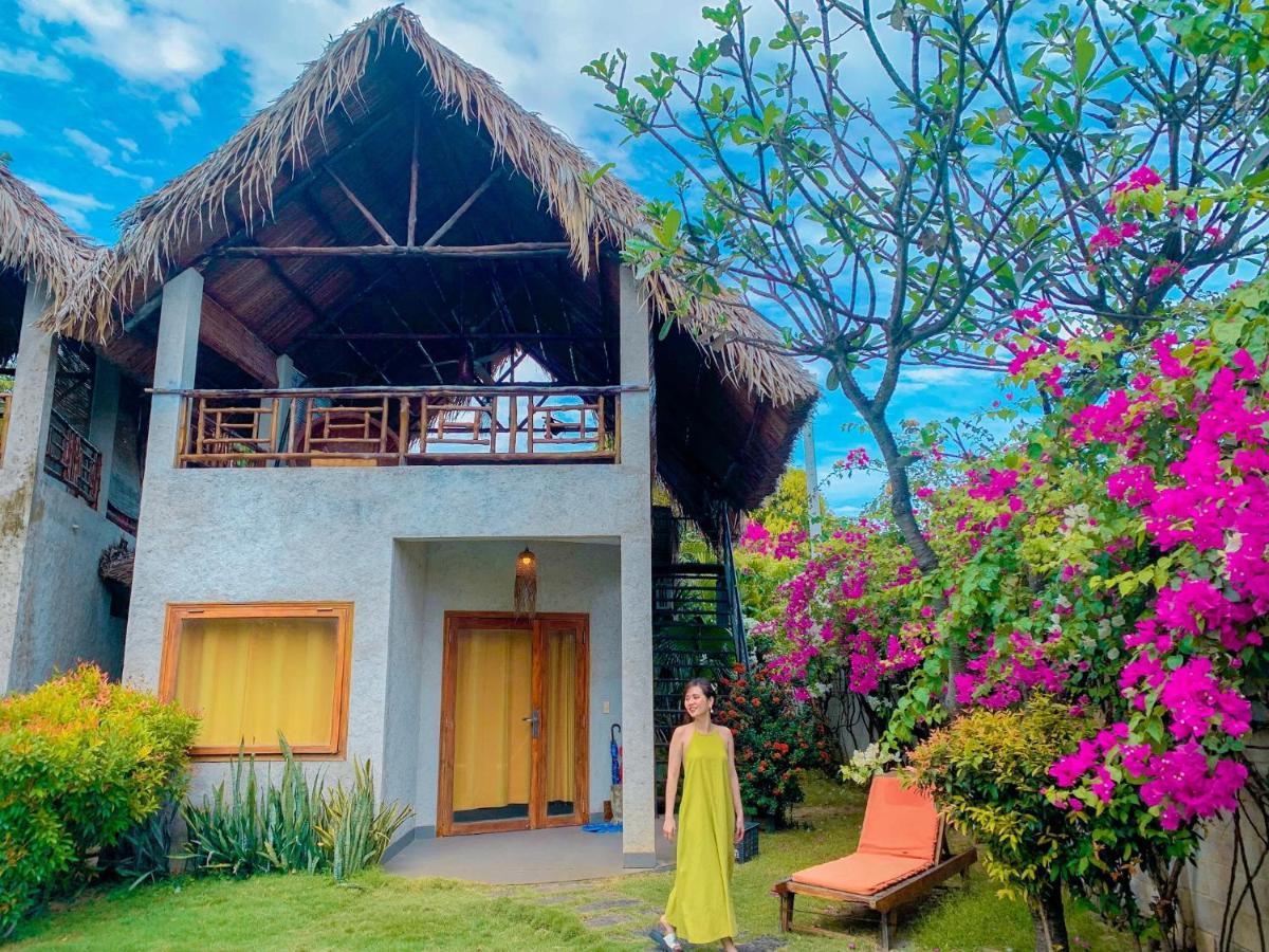 Lang Ca Voi Ll The Whales Village Ll Mui Ne *