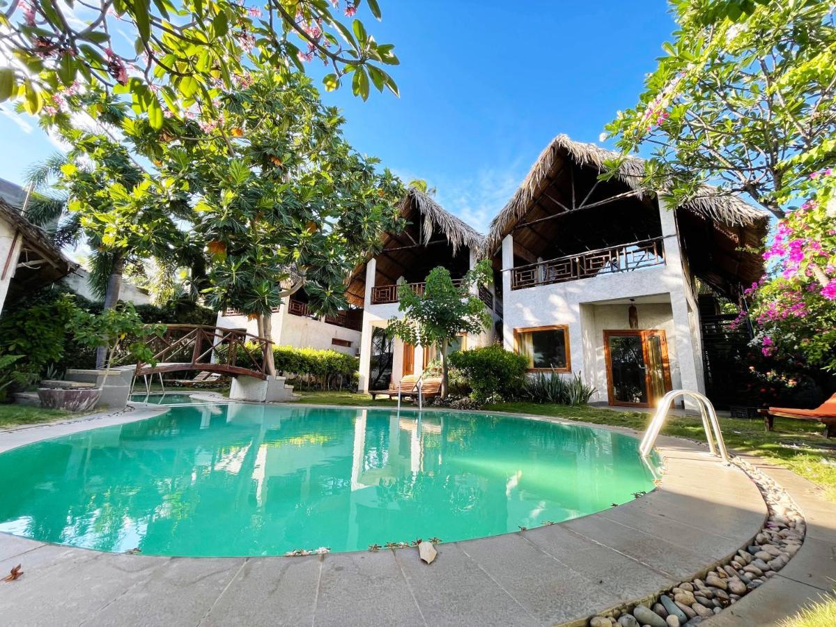 Lang Ca Voi Ll The Whales Village Ll Mui Ne