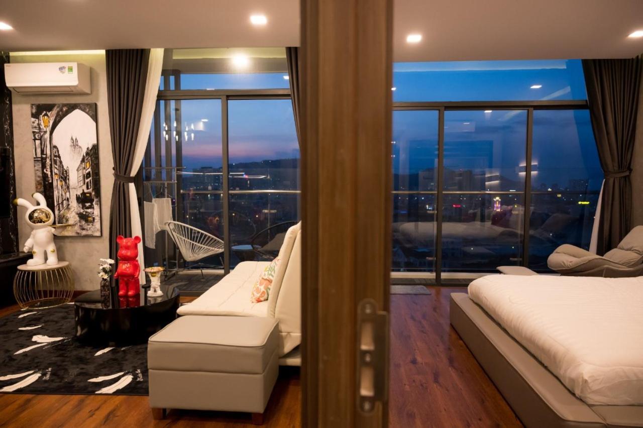 Bearbrick Near Beach, Csj Tower Apartment