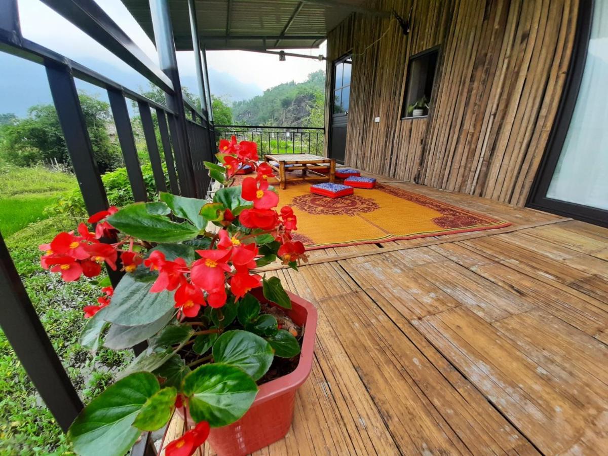 Little * Mai Chau