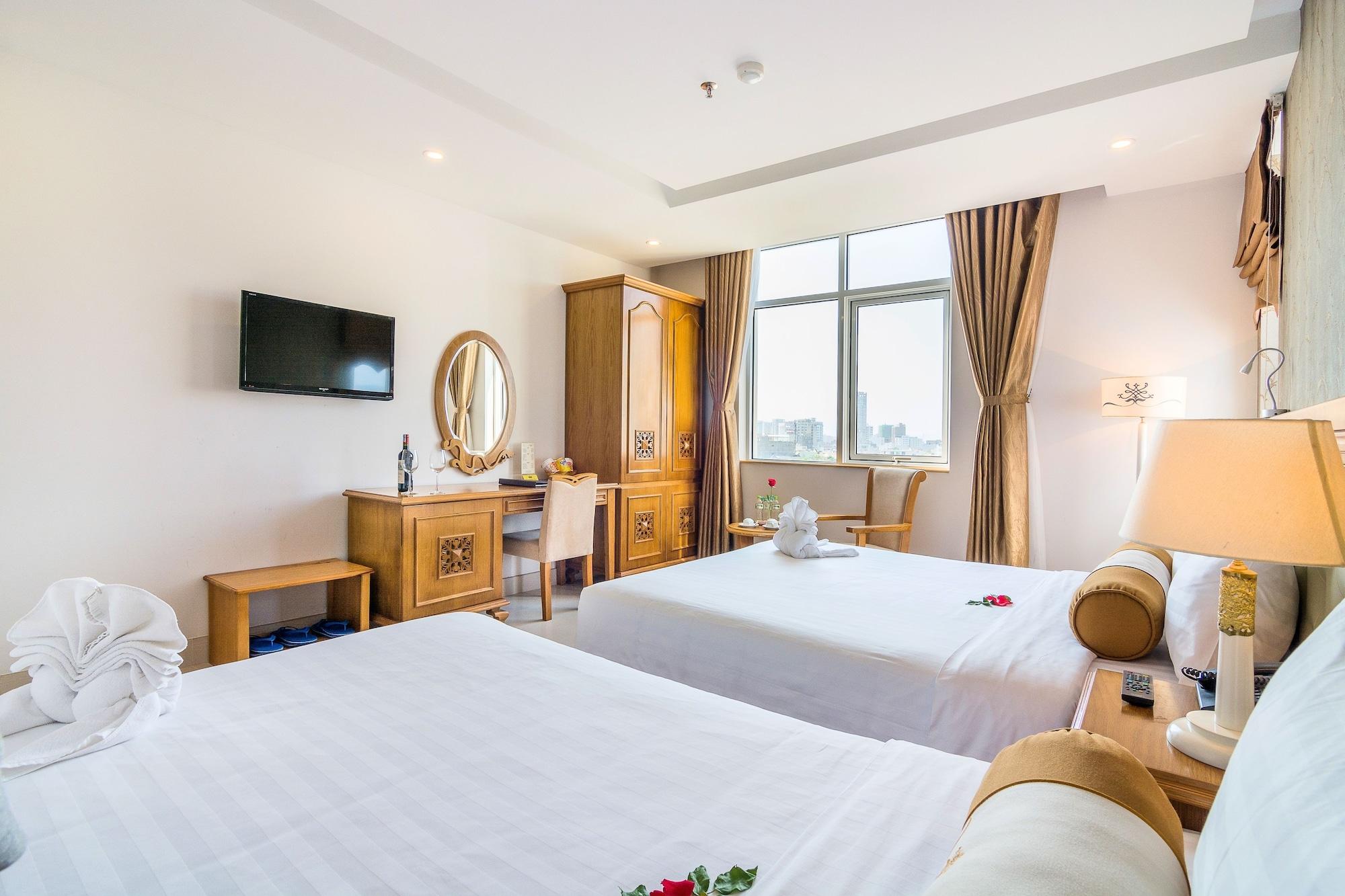 Royal Family Hotel 4*