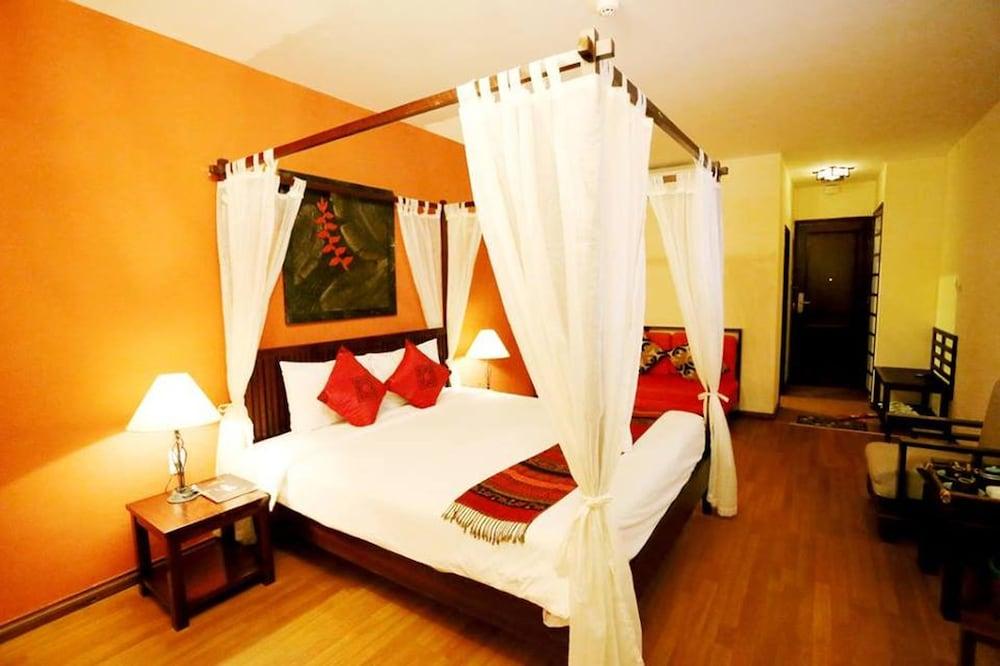 Gold Coast Hotel
