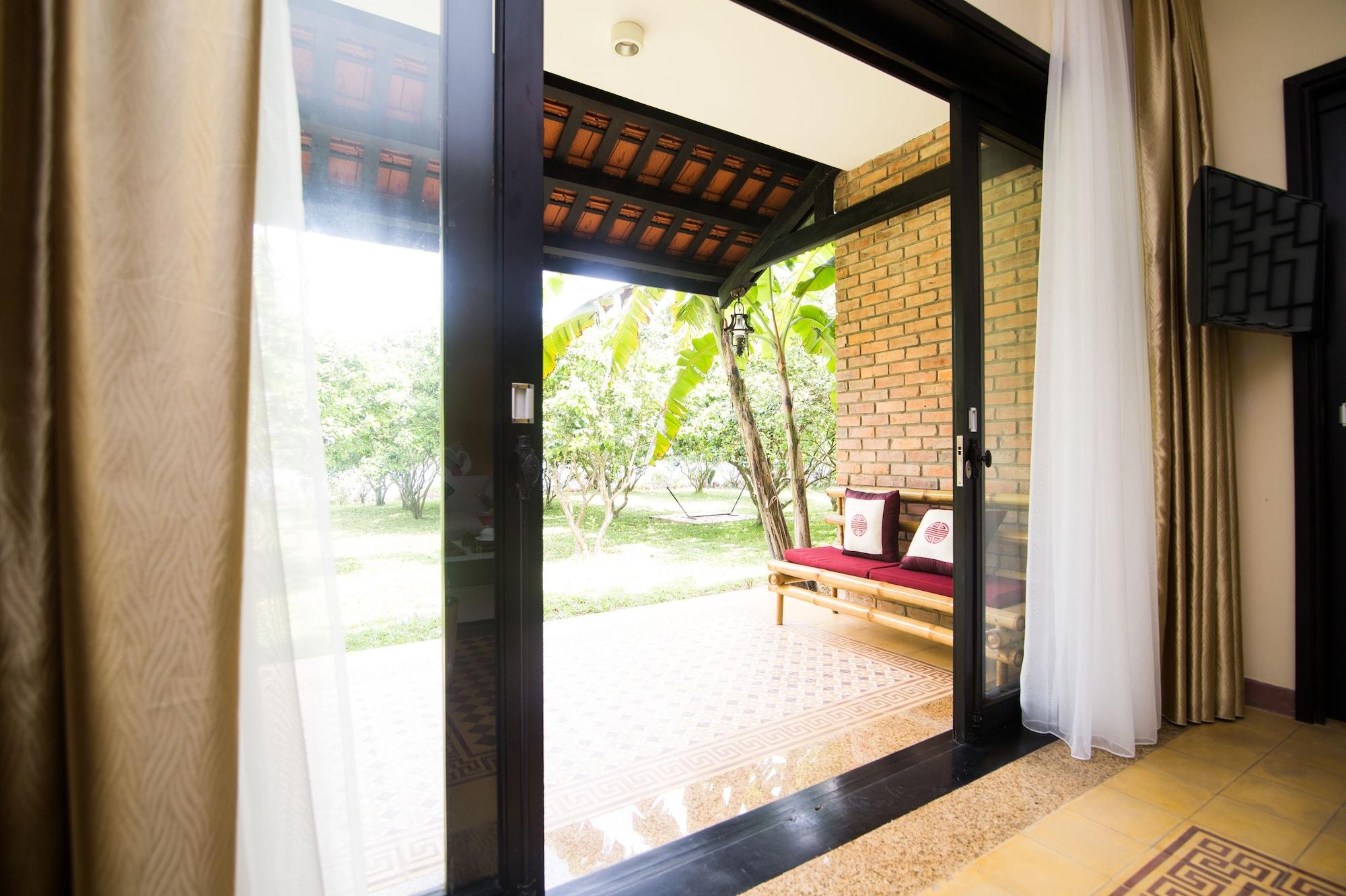 Resort Riverside Boutique & Hue