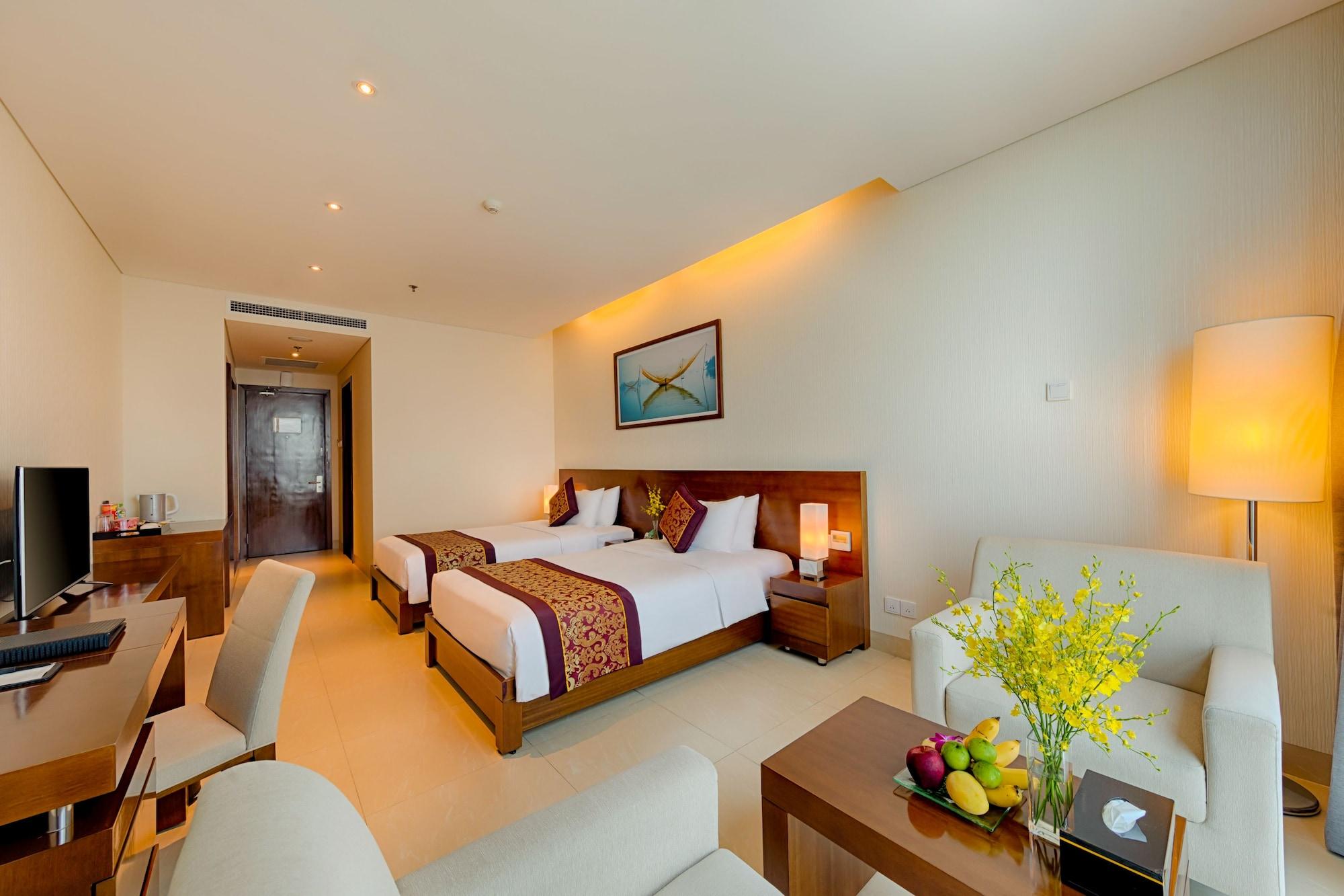 Khách sạn Grand Tourane 5*