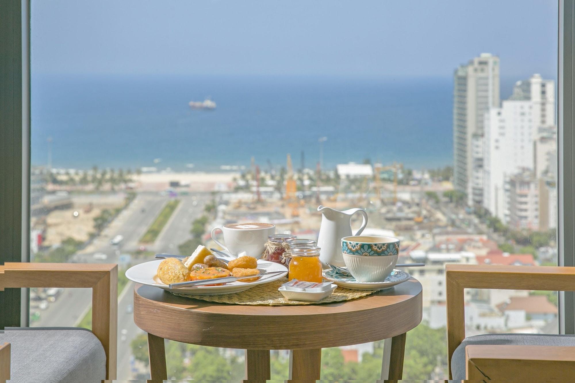 Nhu Minh Plaza Hotel 4*