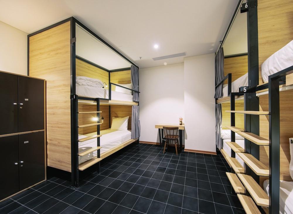 The Glomad Hotel
