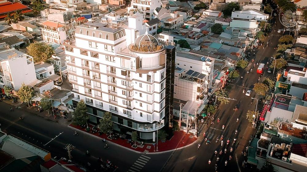 Hoang Long Hotel 3*