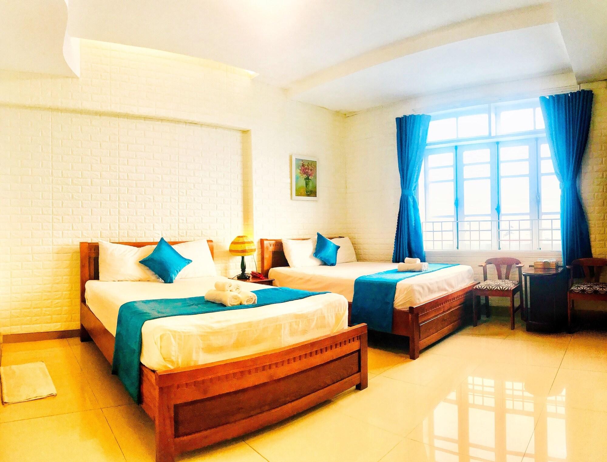 Whale Ocean View Hotel 2*