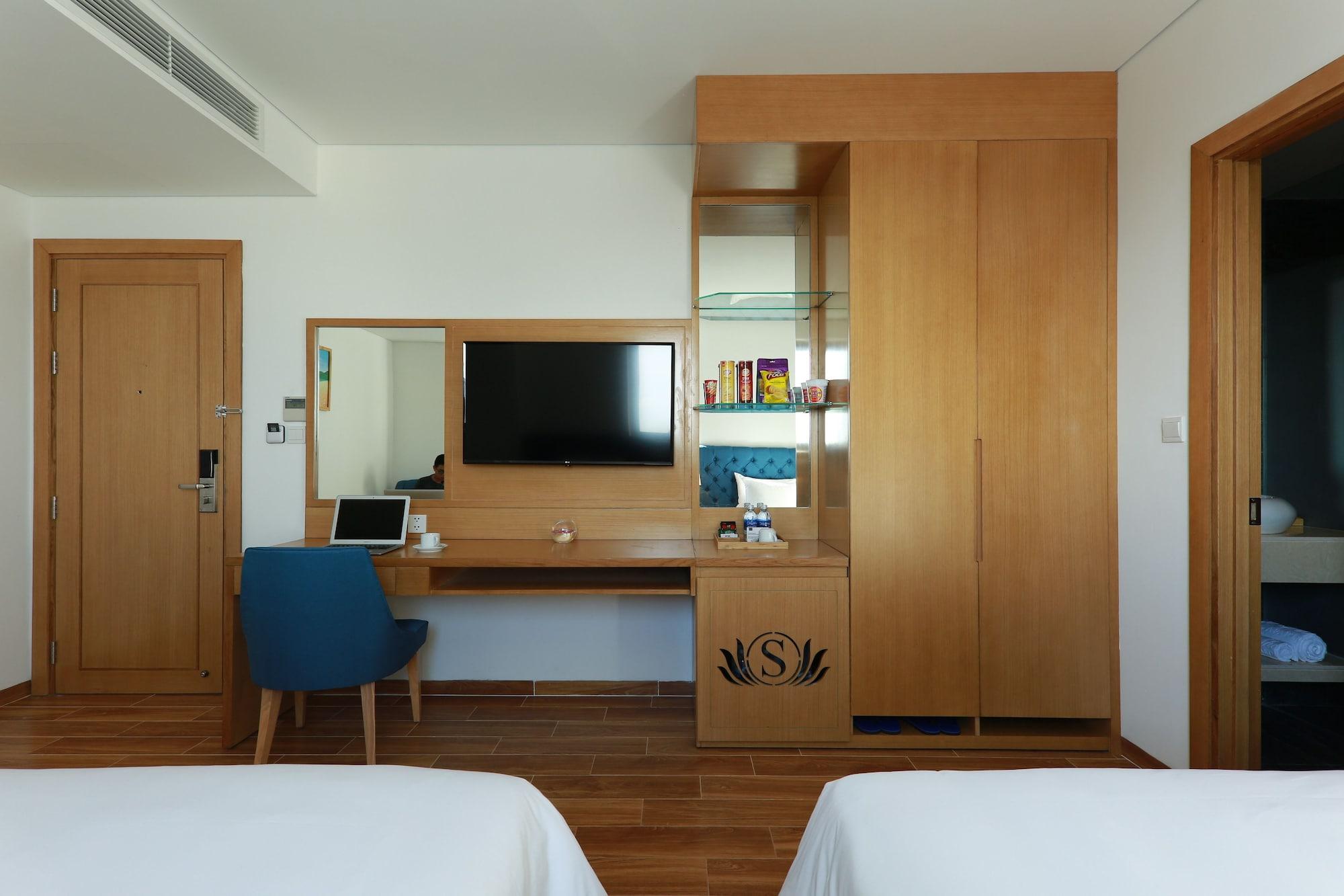Hotel Seashore & 4*