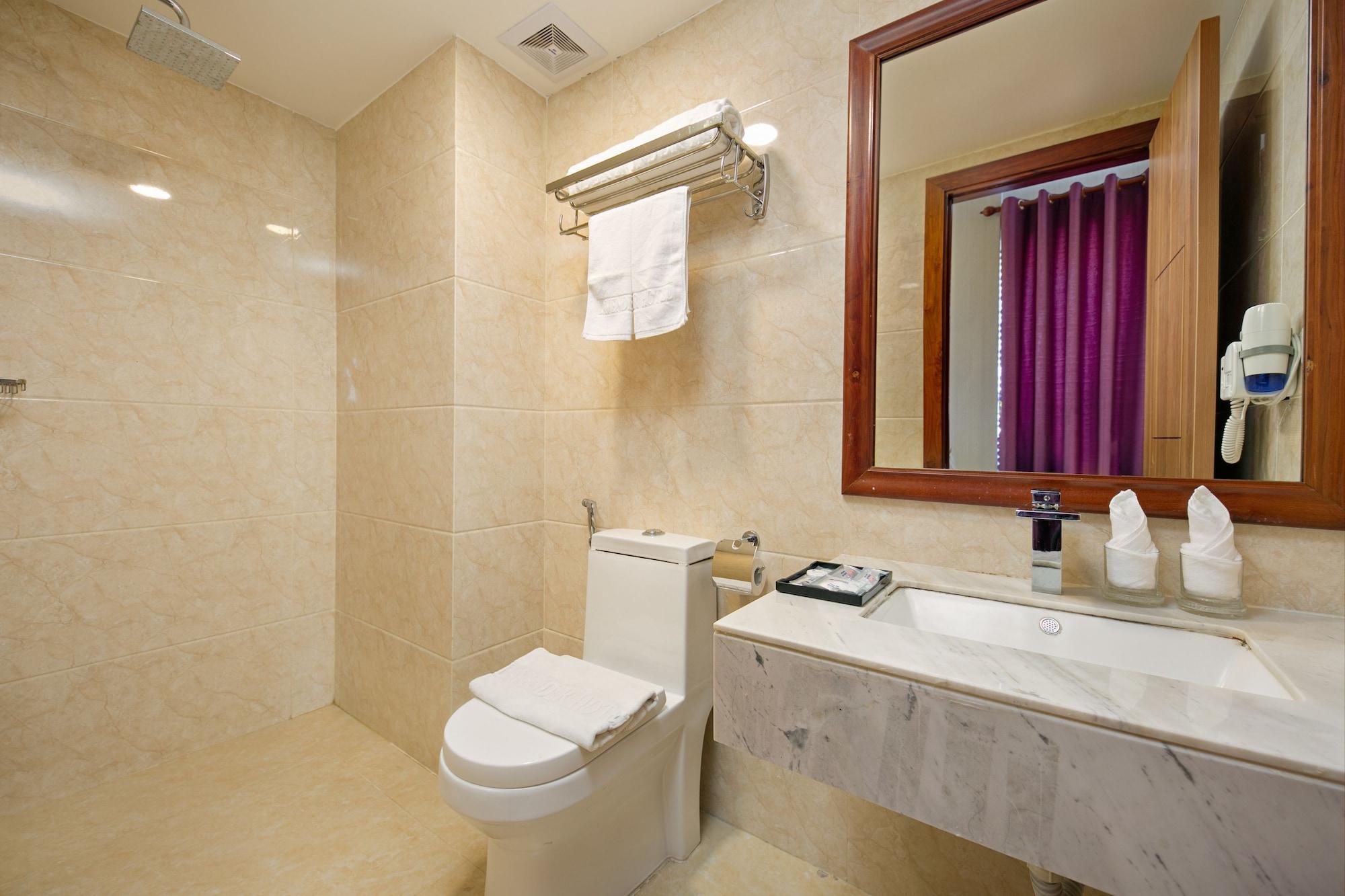 Lavender Riverside Hotel 3*
