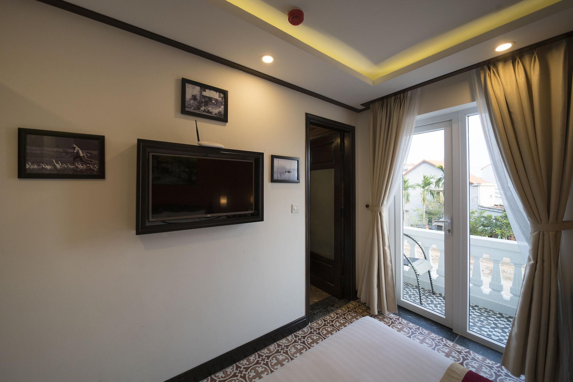Villa Golden Bell Backpacker & Pool Bar Hoi An
