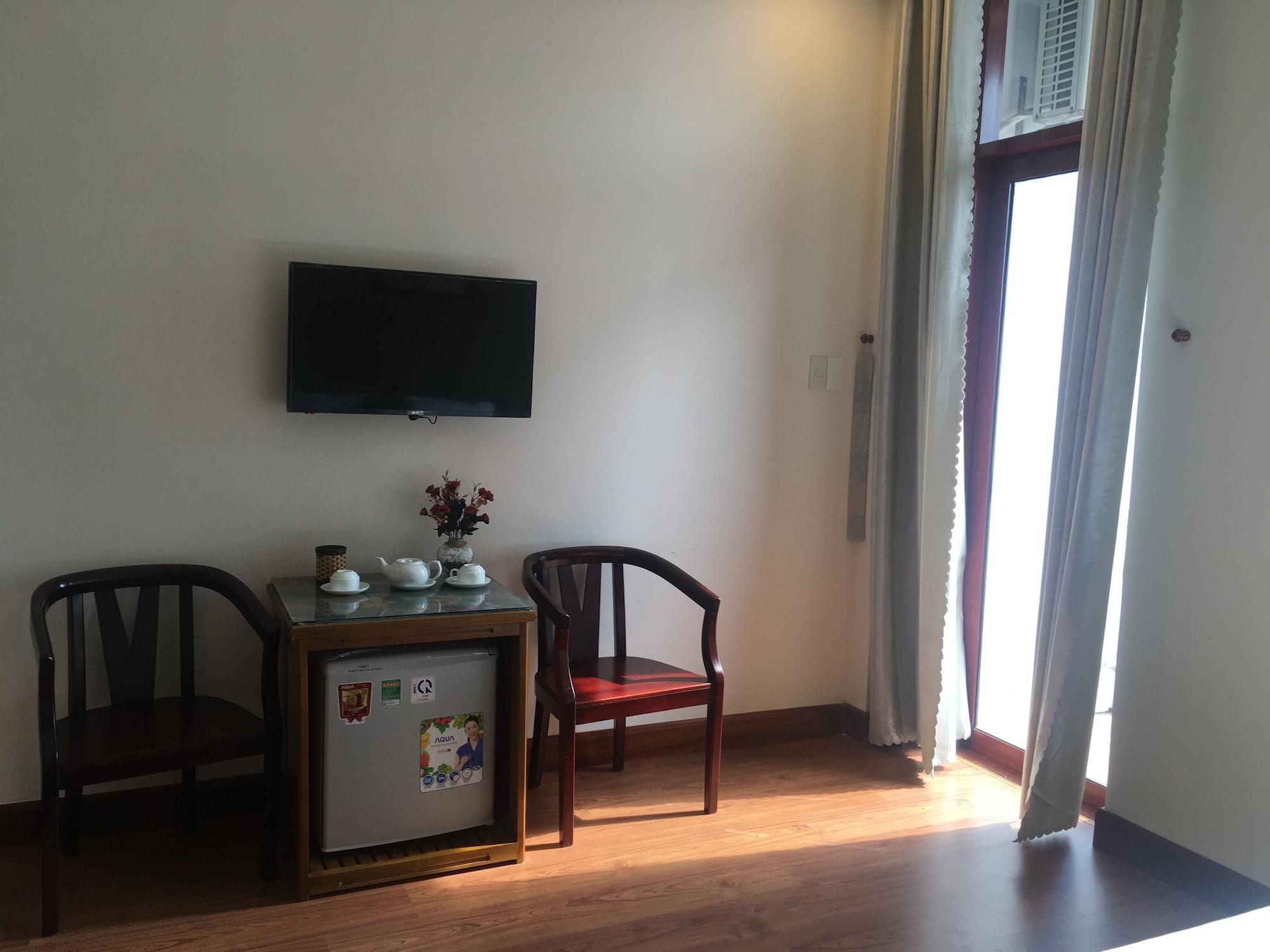 Phuong Quang Hotel *