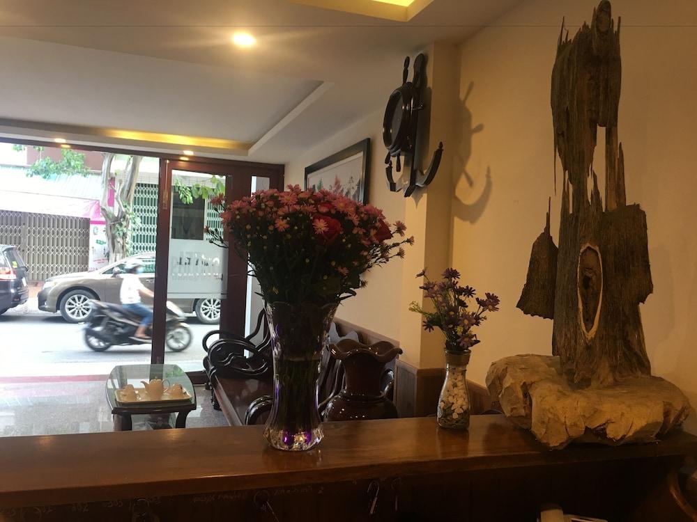 Phuong Quang Hotel *