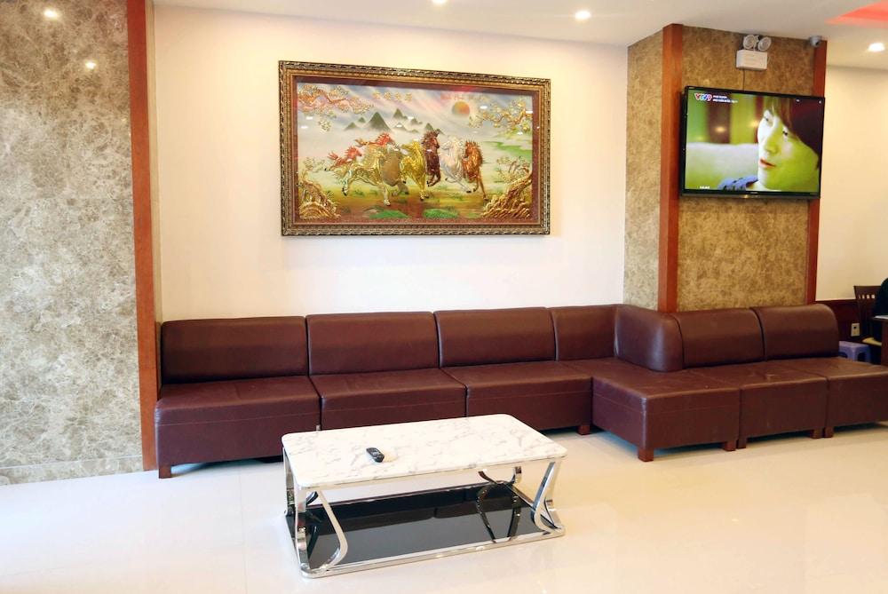 Khách sạn Majestic Star 3*
